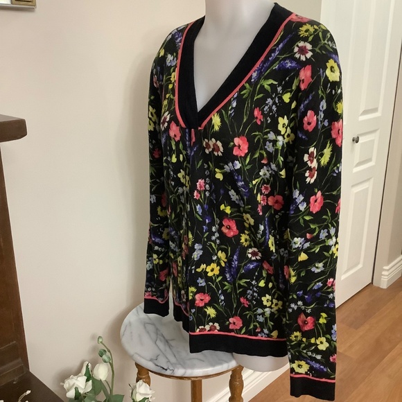 ESCADA Wool 75% Silk 25% Fine Knit Top Sz Large - Picture 7 of 12